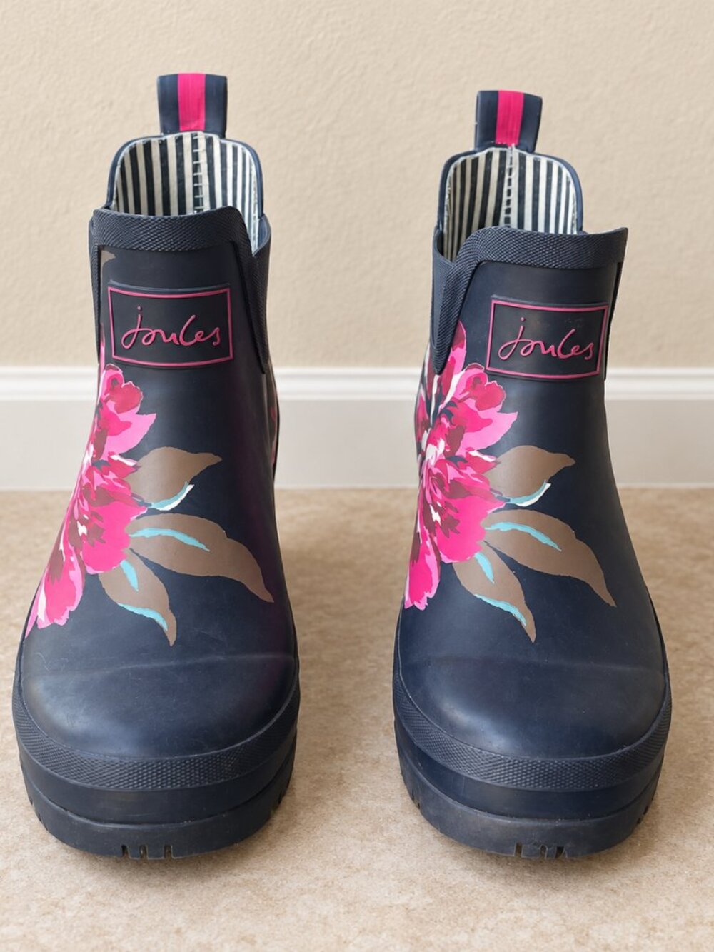Joules Floral Print Navy Blue Rubber Ankle Rain Boots 8 Chelsea Short Wellies - Picture 2 of 9